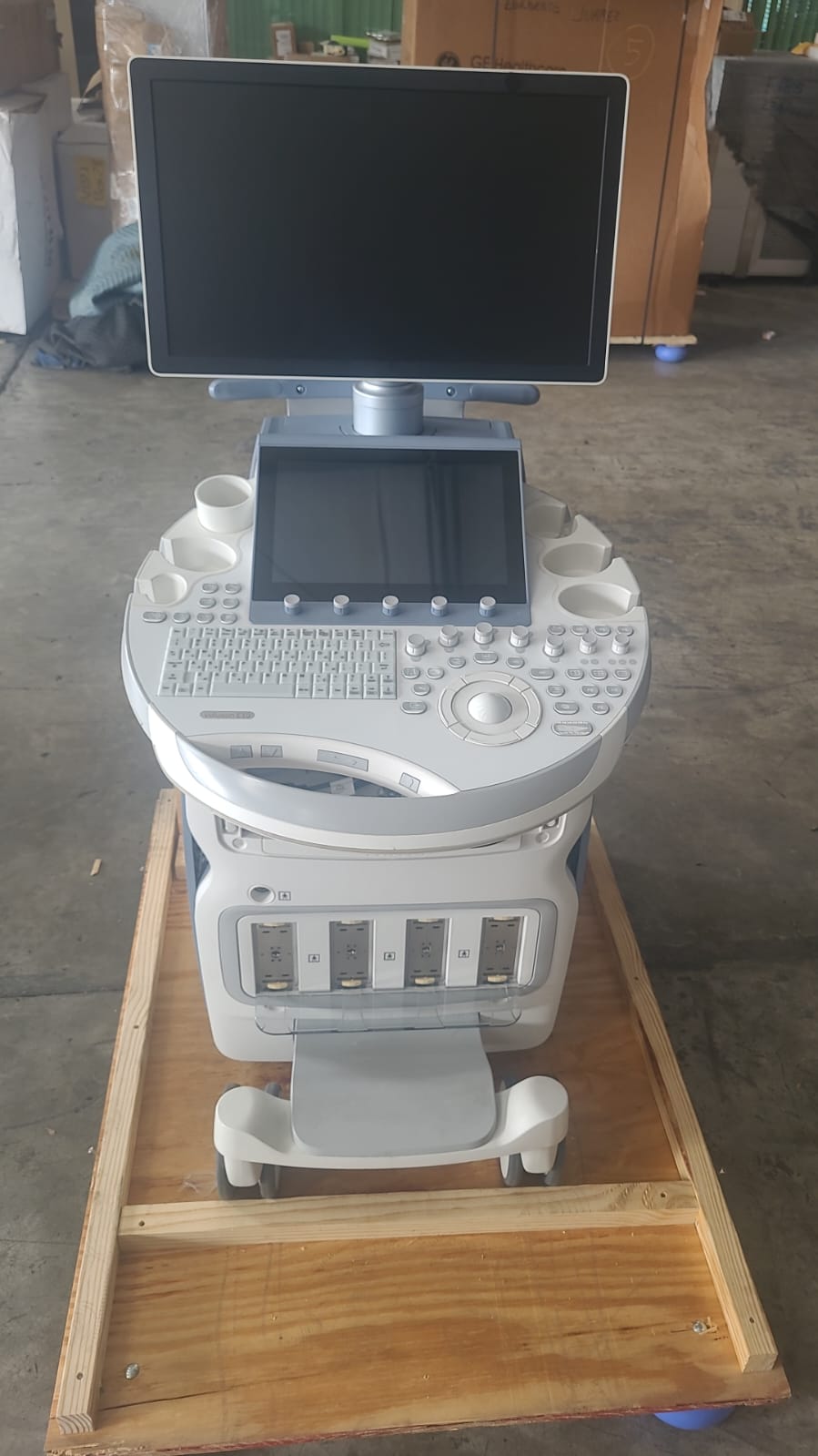 Ultrasonido de gabinete · GE HealthCare · Voluson E10 · Bt21 · Ok