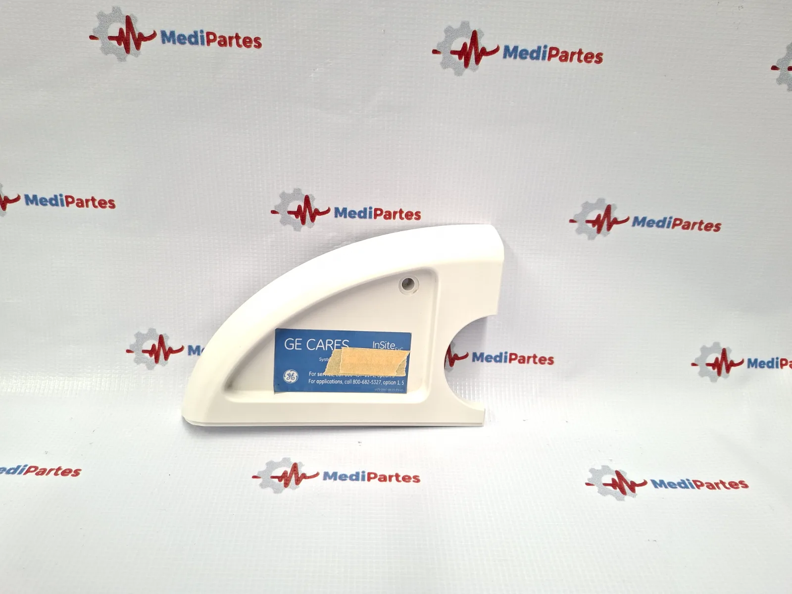 Cubierta de plastico de altavoz izquierdo Voluson P8 BT14